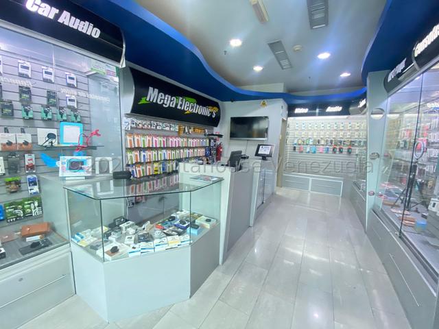 Local comercial en Venta en CC Metropolis, posee 79m2, queda Mobiliario e Inventario , buena ubicacion en San Diego
