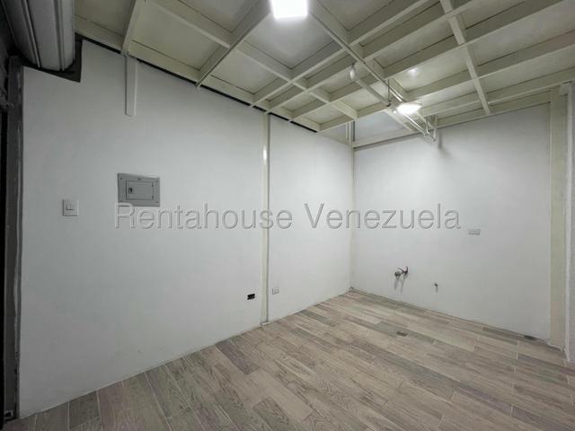 Local en Alquiler Centro de Maracay C.C. Gran Bazar 27-3702