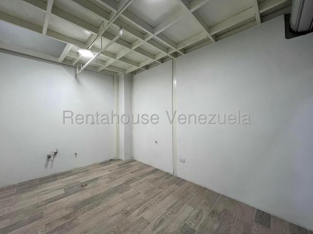Local en Alquiler Centro de Maracay C.C. Gran Bazar 27-3702