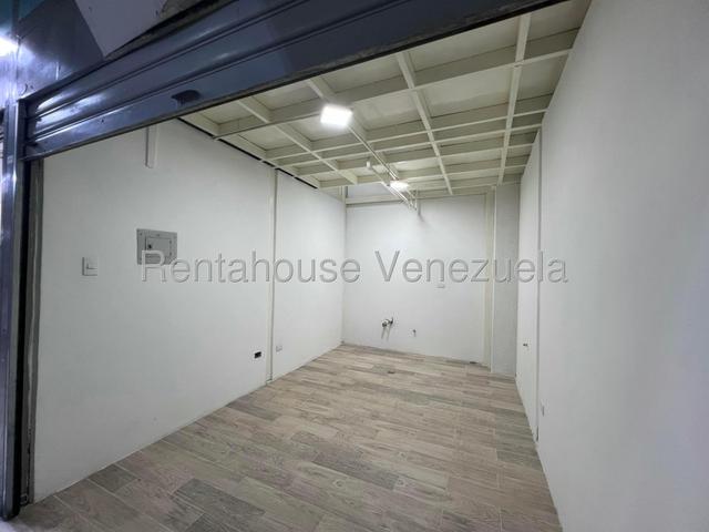 Local en Alquiler Centro de Maracay C.C. Gran Bazar 27-3702