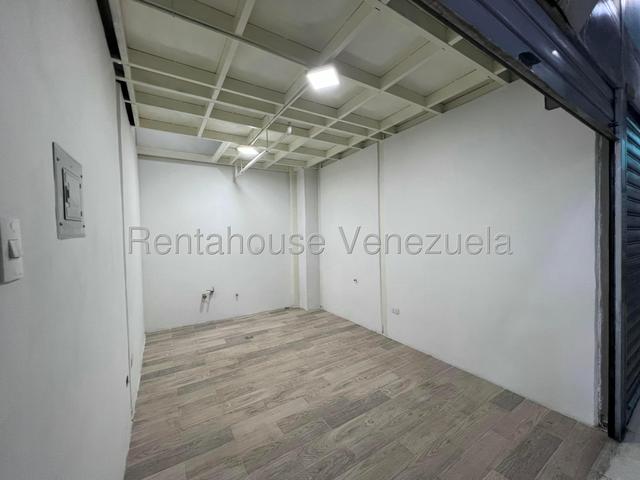 Local en Alquiler Centro de Maracay C.C. Gran Bazar 27-3702