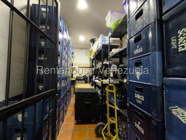 Fondo de Comercio en venta , Rubro Comercio de Bebidas y Licores, permisos al día, activo, queda Mobiliario y Mercancía, Urb Monteserino - San Diego
