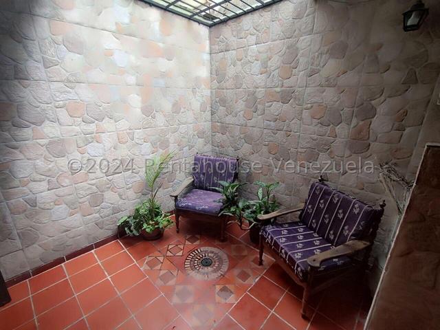 Townhouse en venta 73m2, 2H-3B-2PE, patio, vigilacia 24/7, cocina empotrada, Urb Tazajal - Mañongo 
