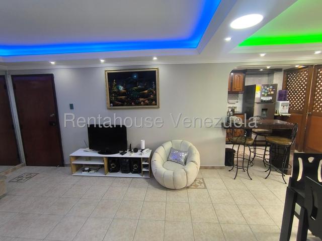 Apartamento en venta 75M2, 3H-2B-1PE Conjunto posee pozo de agua, piso alto, Excelente ubicación Urb La  Granja - Naguanagua 