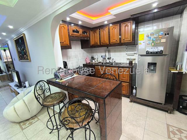 Apartamento en venta 75M2, 3H-2B-1PE Conjunto posee pozo de agua, piso alto, Excelente ubicación Urb La  Granja - Naguanagua 