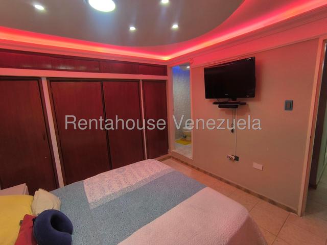 Apartamento en venta 75M2, 3H-2B-1PE Conjunto posee pozo de agua, piso alto, Excelente ubicación Urb La  Granja - Naguanagua 