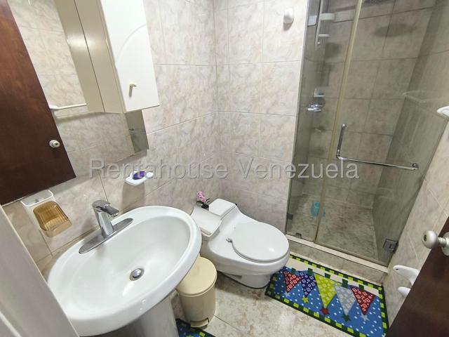 Apartamento en venta 75M2, 3H-2B-1PE Conjunto posee pozo de agua, piso alto, Excelente ubicación Urb La  Granja - Naguanagua 