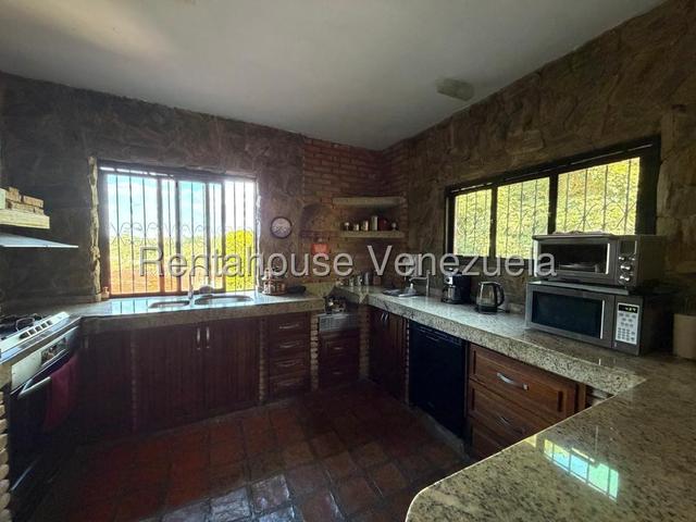 VENTA EL HATILLO #27-2554