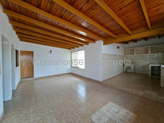 Apartamento en Alquiler en Cagua Urbanizacion Corinsa 27-3911