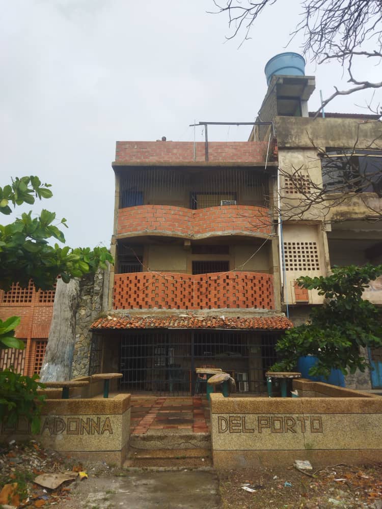 VENTA DE HOTEL UBICADO EN HIGUEROTE 