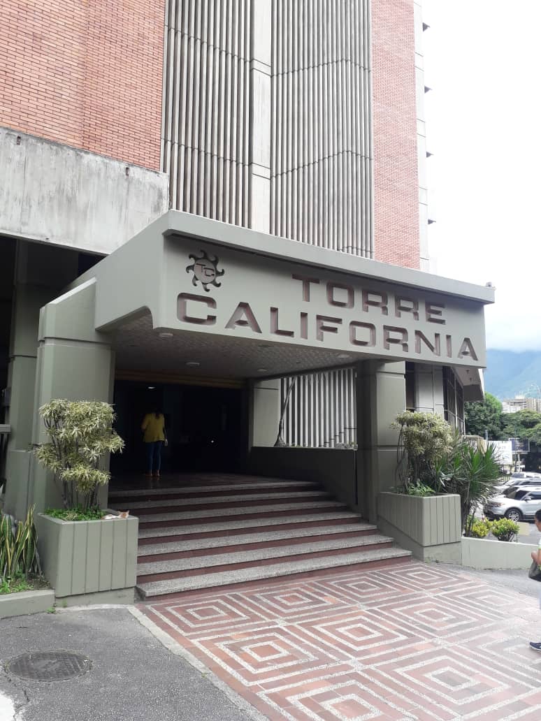 ALQUILER DE OFICINA EN LA TORRE CALIFORNIA MA