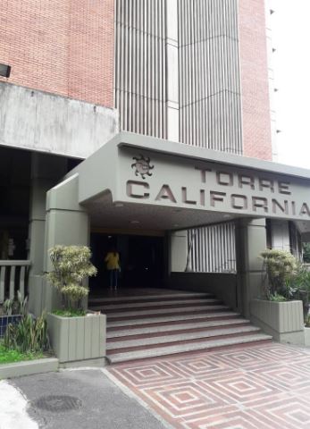 ALQUILO OFICINA 248m² EN MACARACUAY 
