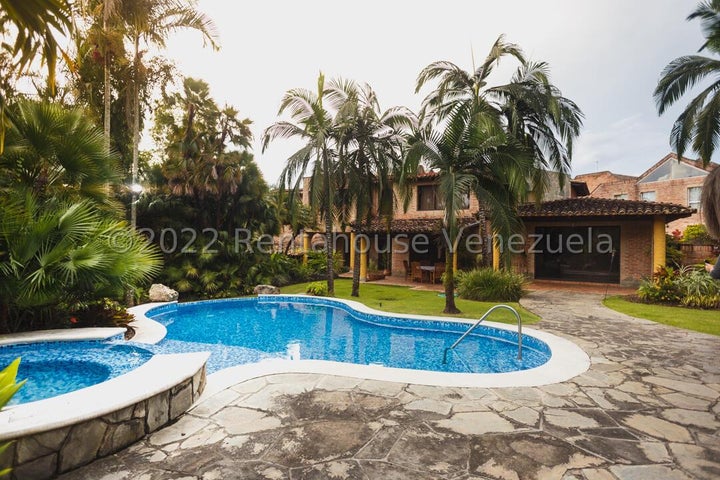 Casa en venta ubicada en el Hato Royal Guatap