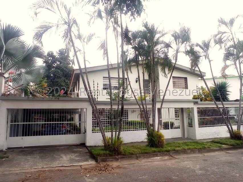 24-18272 RAH Casa en Venta en Trigal Centro V