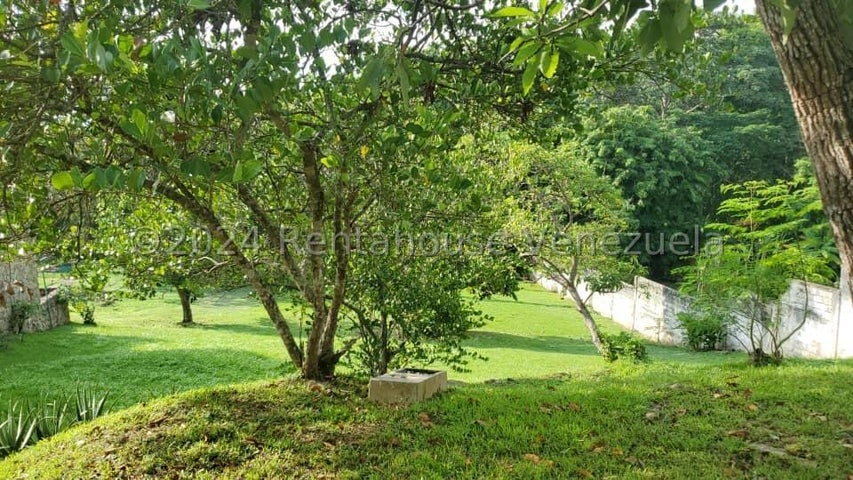 24-25127 Terreno en Venta en Urb Guataparo Co