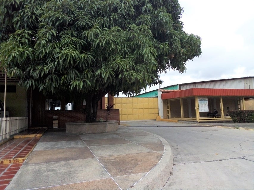 Galpon ev venta ubicado en Guacara Carretera 