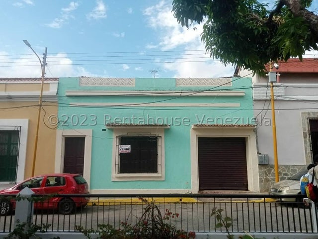 25-1185 Se vende Casa estilo colonial con pot