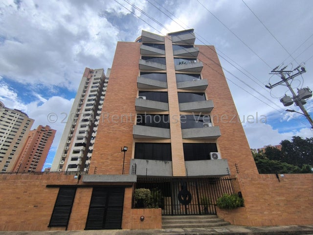 25-1554 Hermoso Apartamento en Venta en Agua 