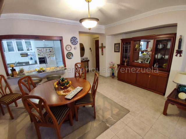 26-2294 RAH Hermoso Apartamento en Vta Urb La