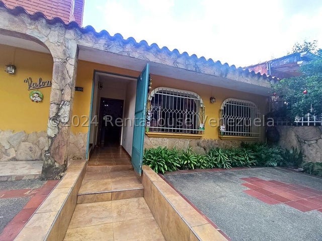 25-986 Hermosa Casa con Anexo en Venta en Tri