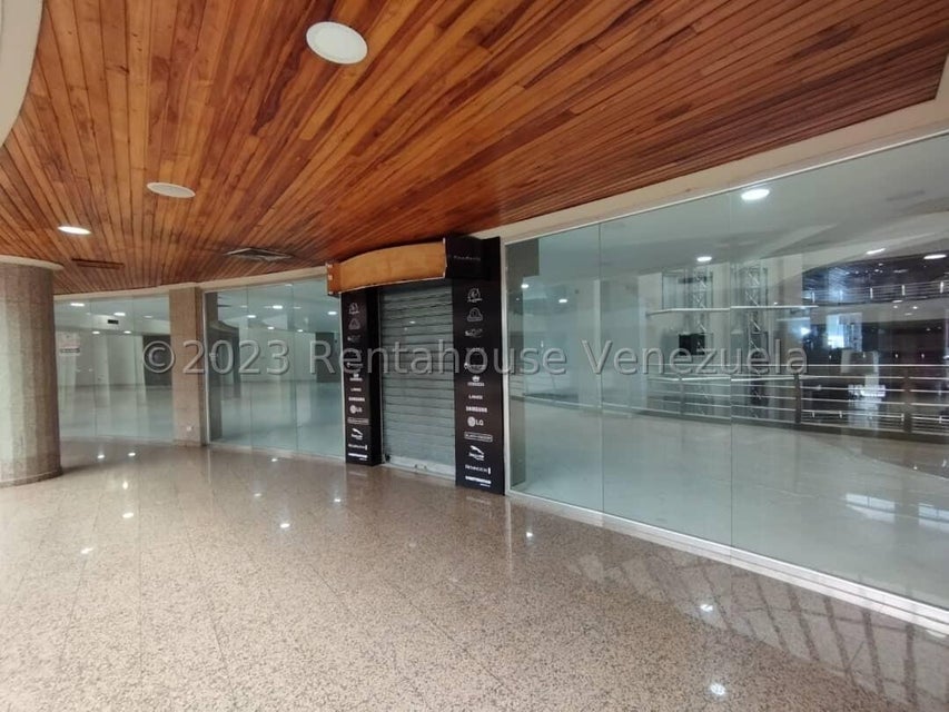 Local Comercial con excelente distribución e