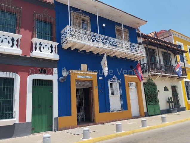 25-4837 Casa Comercial Posada en Puerto Cabel