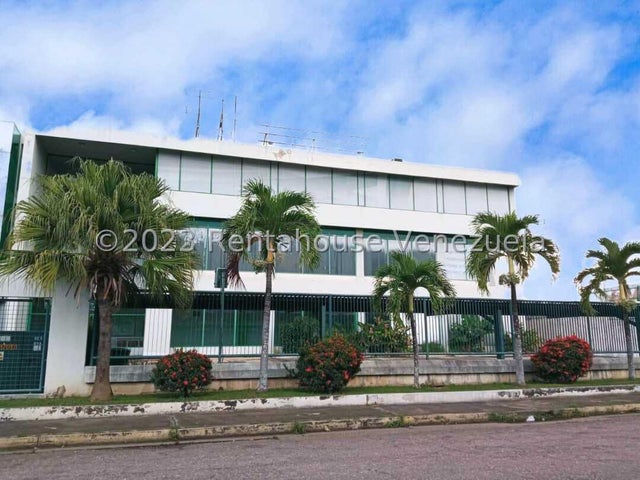 25-4852  edificio empresarial con galpones ad