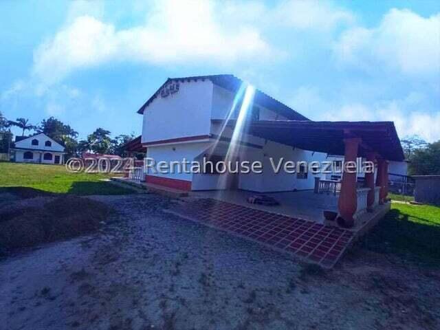 Casa en venta en Las Morochas I San Diego Car