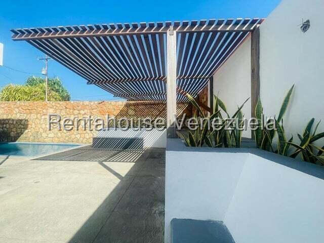 26-1495 - Casa a la Venta Adicora - Falcón. 