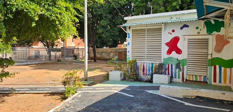 SE ALQUILA CASA COMERCIAL ZONA TIERRA NEGRA M