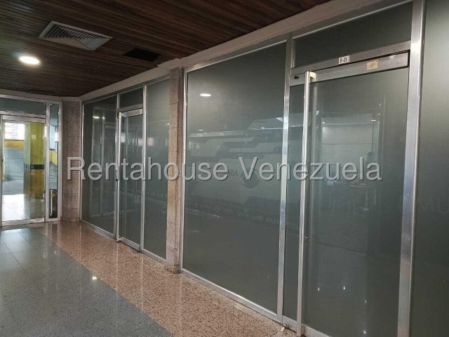 25-10949 Local Comercial en Alquiler C.C Via 