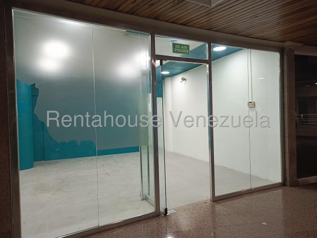 25-10944 Local Comercial en Alquiler C.C Via 