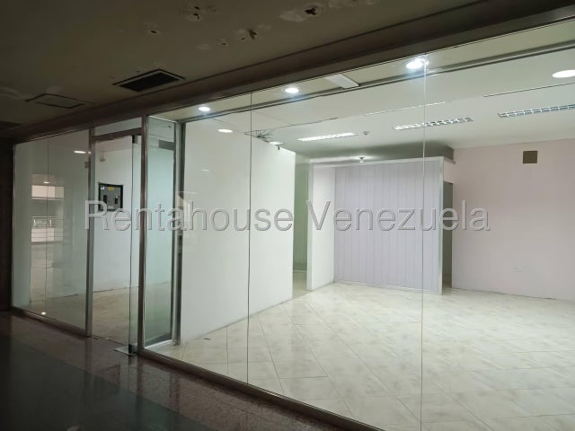 25-10933 Local Comercial en alquiler C.C Via 