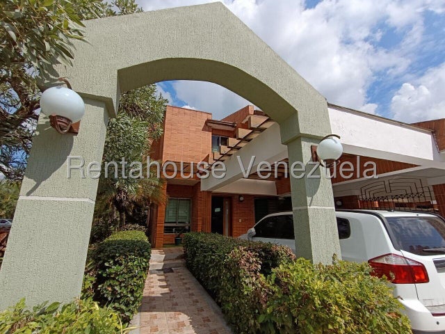 25-11659 Townhouse en Venta amoblado Mañongo