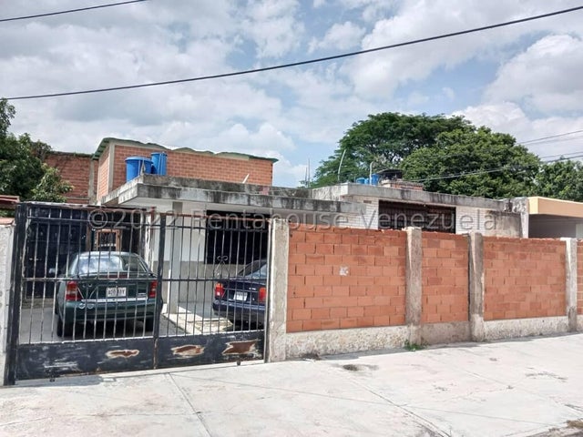 26-7393 casa,para remodelar, ubicada a pocos 