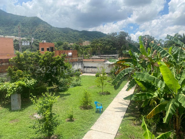 25-3527 Terreno de 700 Mts. con bienhechuría