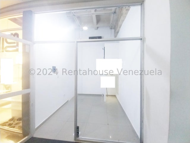 25-3495 Practico local comercial en venta en 
