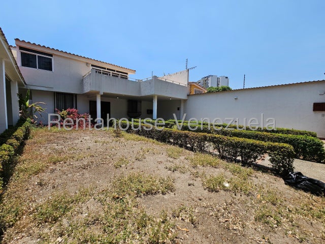 CASA EN VENTA URBANIZACIÓN SAN JACINTO MARAC