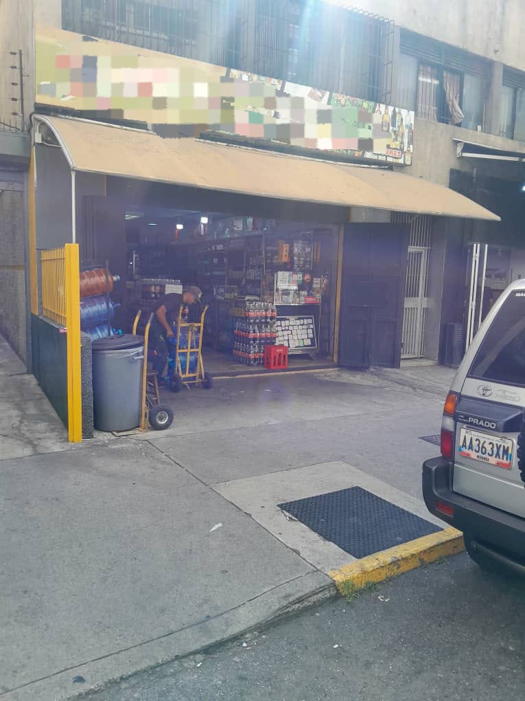 VENDO EXCELENTE FONDO DE COMERCIO CHACAO