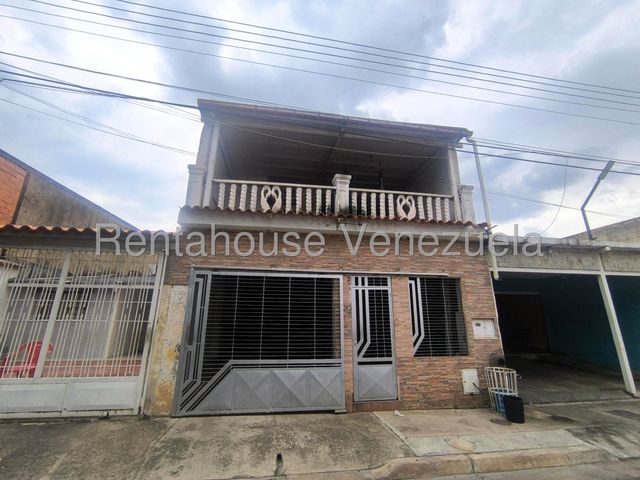 Los Caobos Casa en venta Ubicada en Valencia 