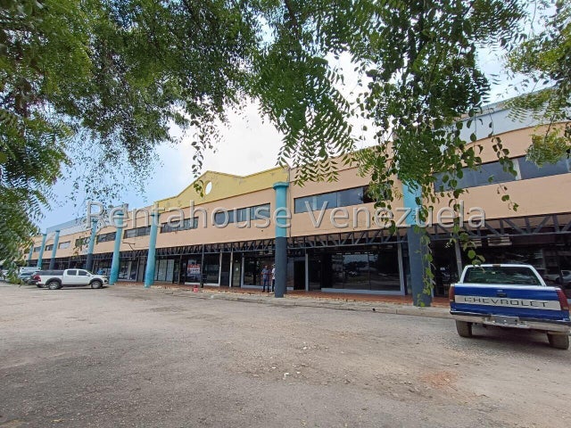 Local Comercial en venta Ubicado en Industria