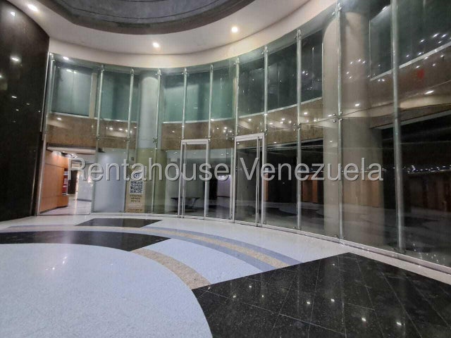 Amplio Local en venta en San Jose de Tarbes 2