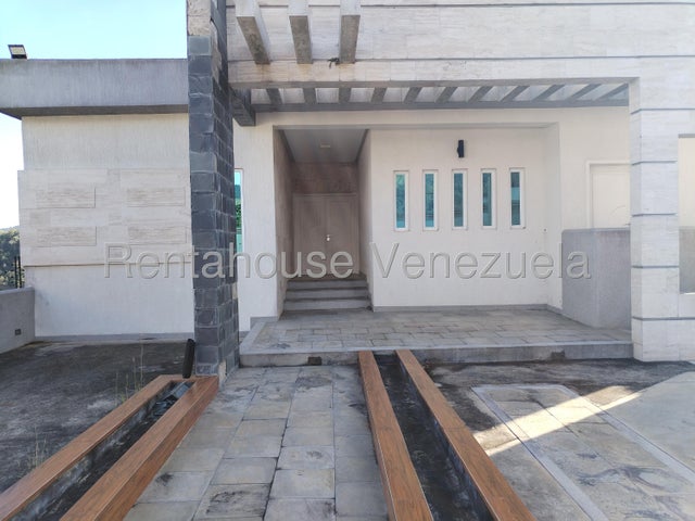 Hermosa Casa en venta Ubicada en La entrada N