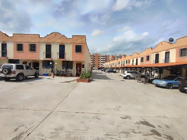 TownHouses en venta Tazajal Naguanagua Carabo