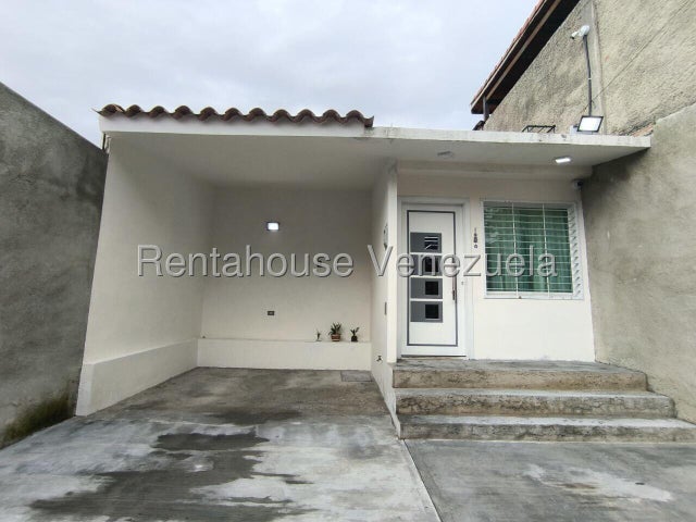 26-6239 Casa totalmente remodelada en Venta  