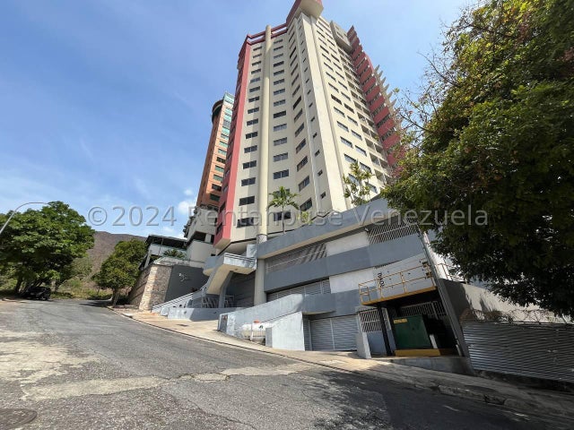 Amplio Apartamento en venta cuenta con Planta