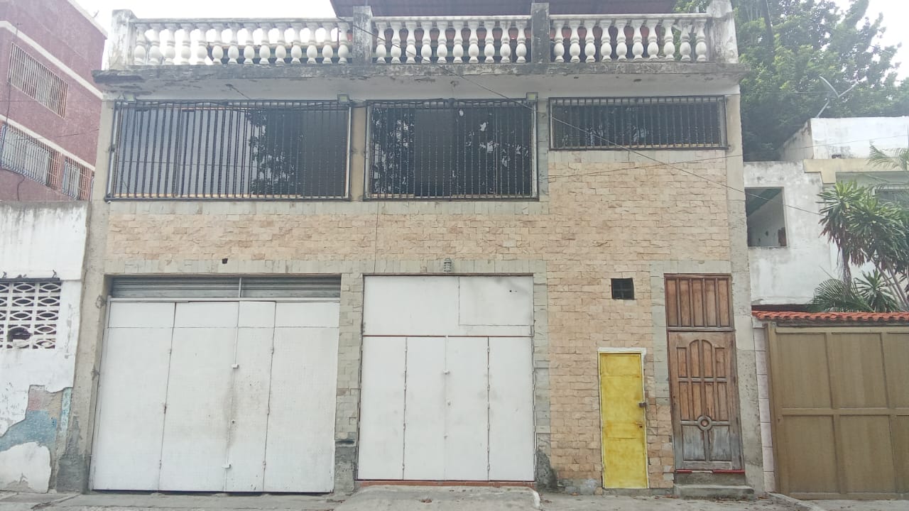 CASA CON LOCAL, LA ATLÁNTIDA, VENEZUELA.