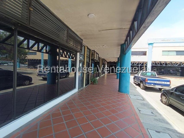 Local comercial en Av. Henry Ford – Bulevar