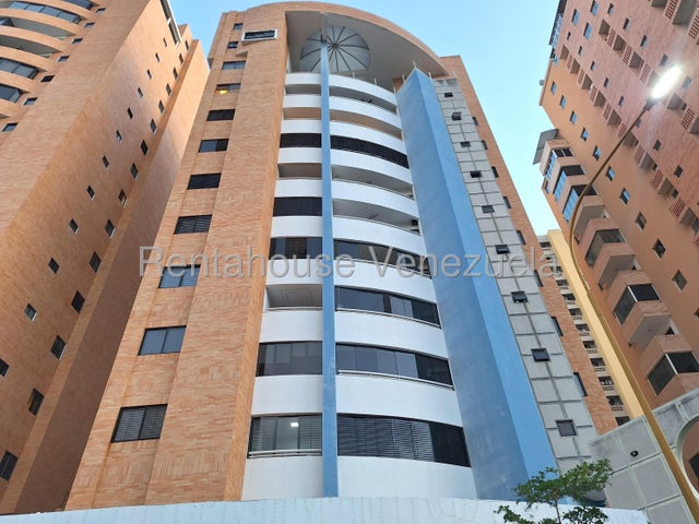 26-8877 Apartamento en alquiler amoblado en L