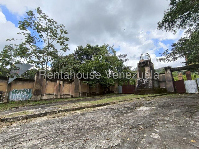 26-8166 Terreno de 44 Ha en Colinas de Guatap